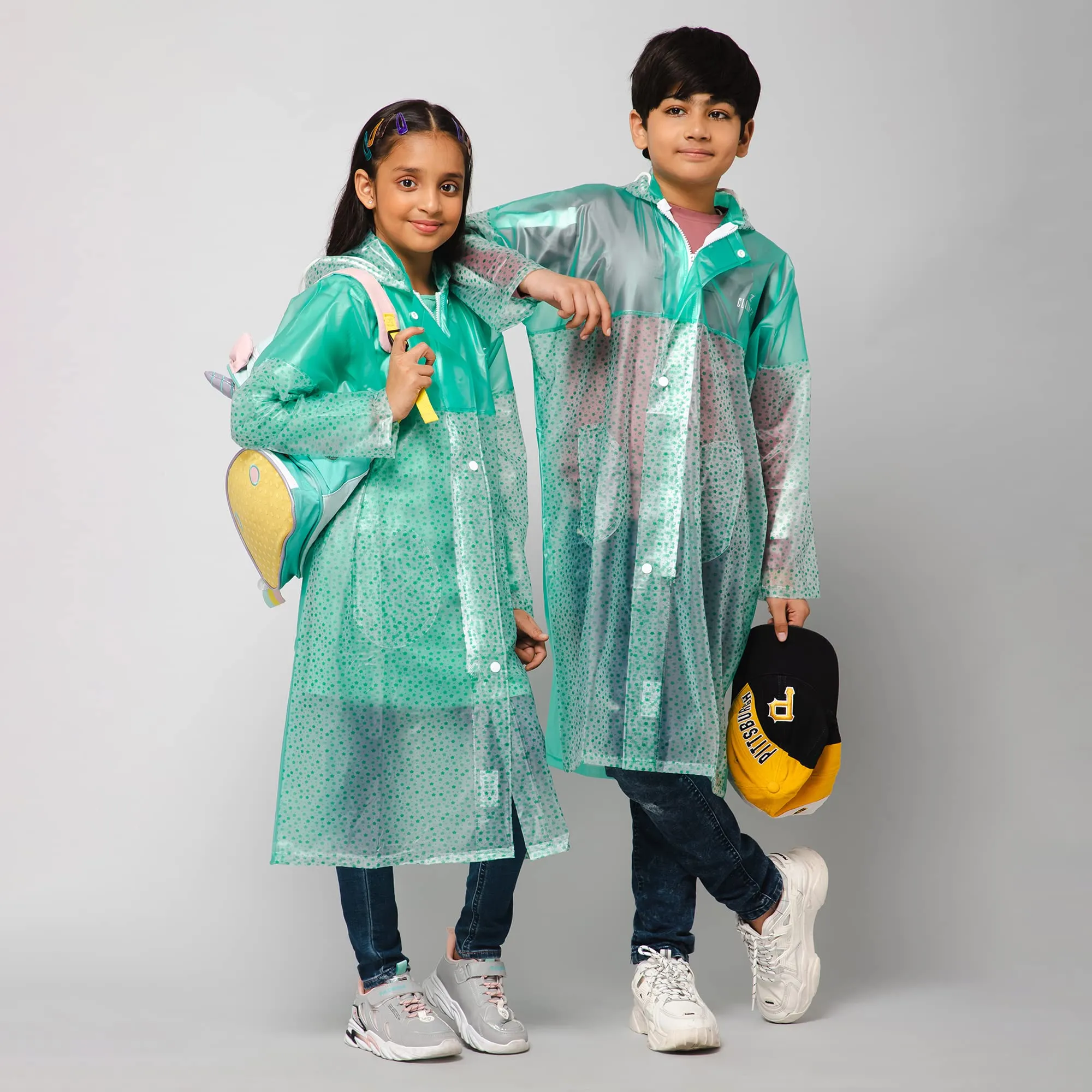 THE CLOWNFISH Misty Magic Series Unisex Kids Waterproof Single Layer PVC Longcoat/Raincoat with Adjustable Hood. Age-3-4 Years (Aqua Green)